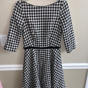 Lotus Grace Sz 6 Contrast Trim Shift Dress Black